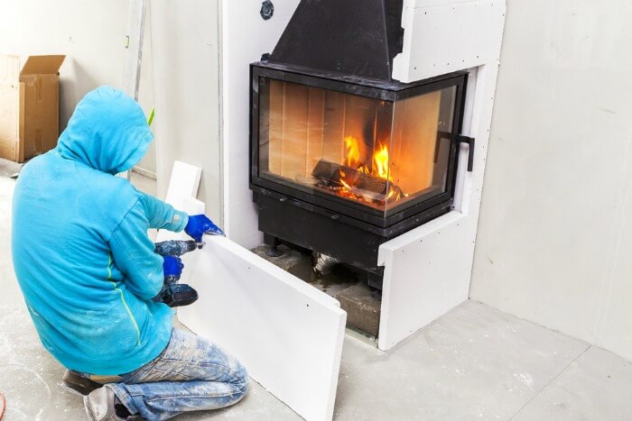 Как правильно установить каминную топку: пошаговая инструкция
