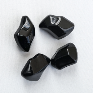 Чорні декоративні камені KRATKI до біокамінів  фото